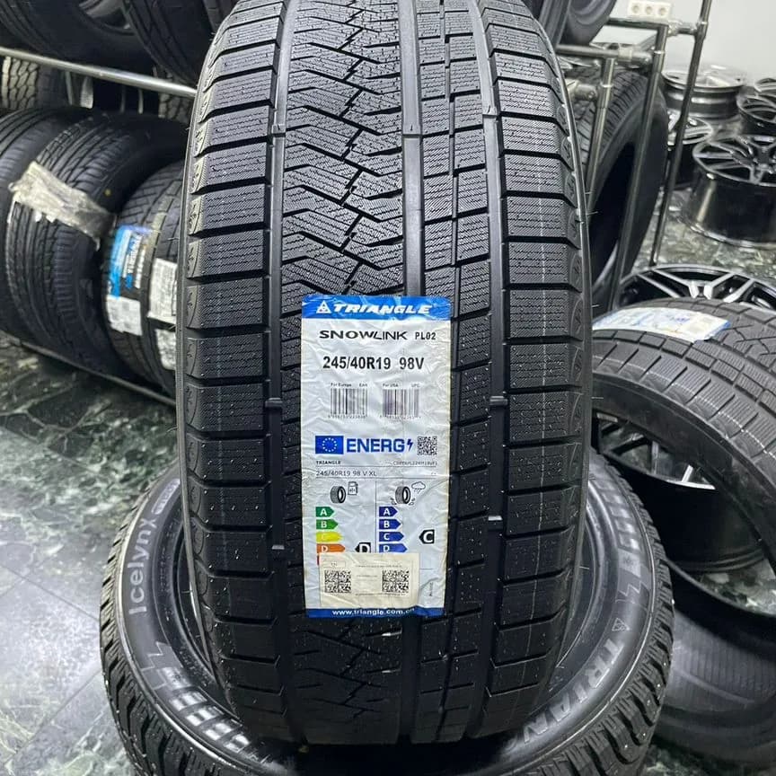 Triangle PL02 245/40 R19 98V