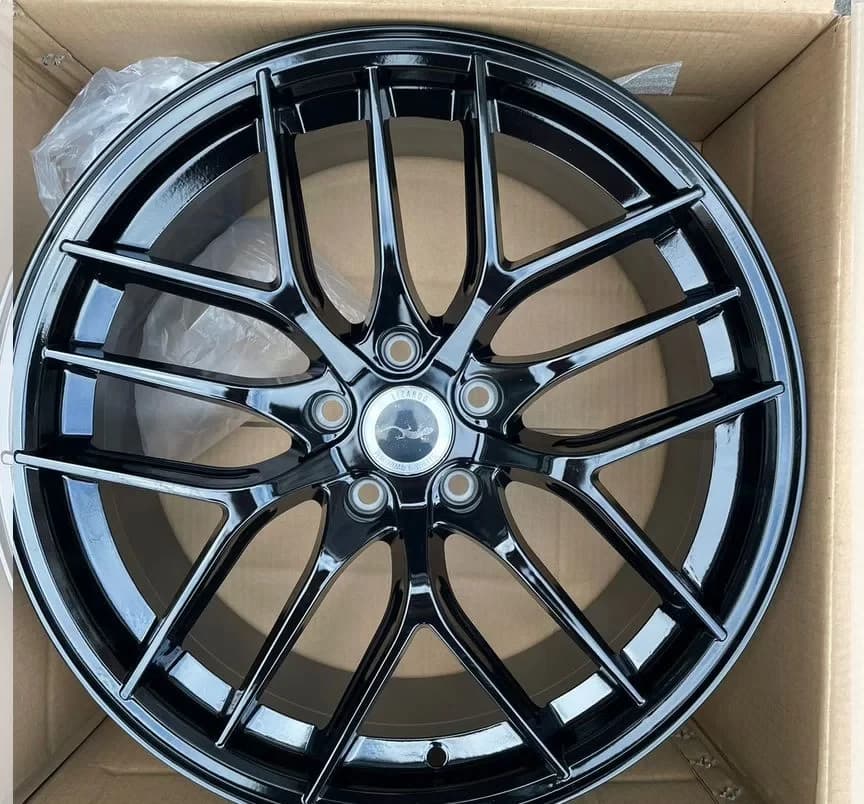 Литые диски Lizardo 8×R18 5×108