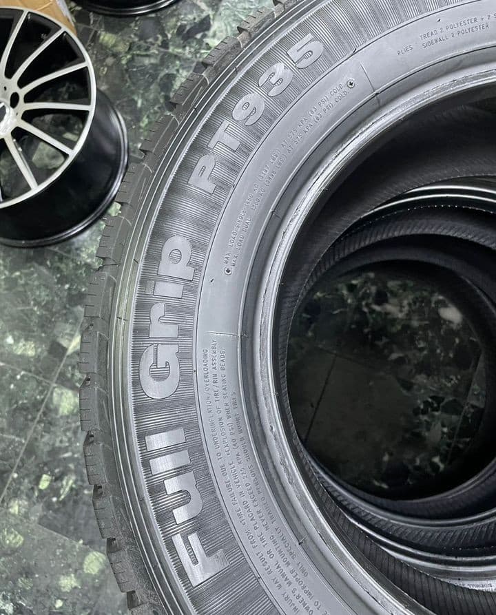 Petlas Full Grip PT935 235/65 R16C 121R