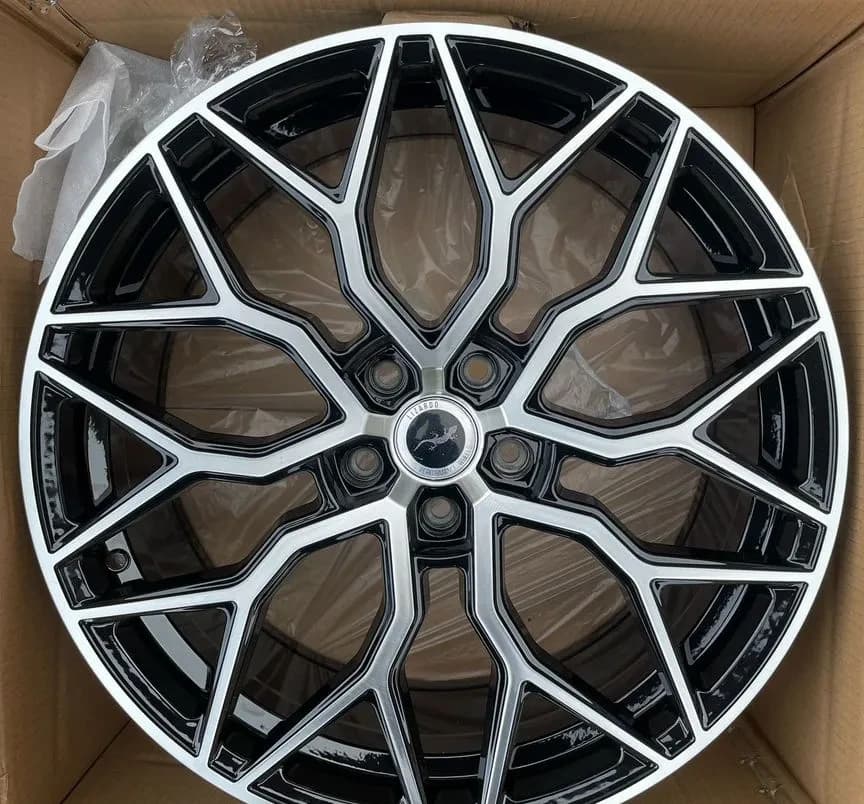 Литые диски Lizardo 8.5×R20 5×108